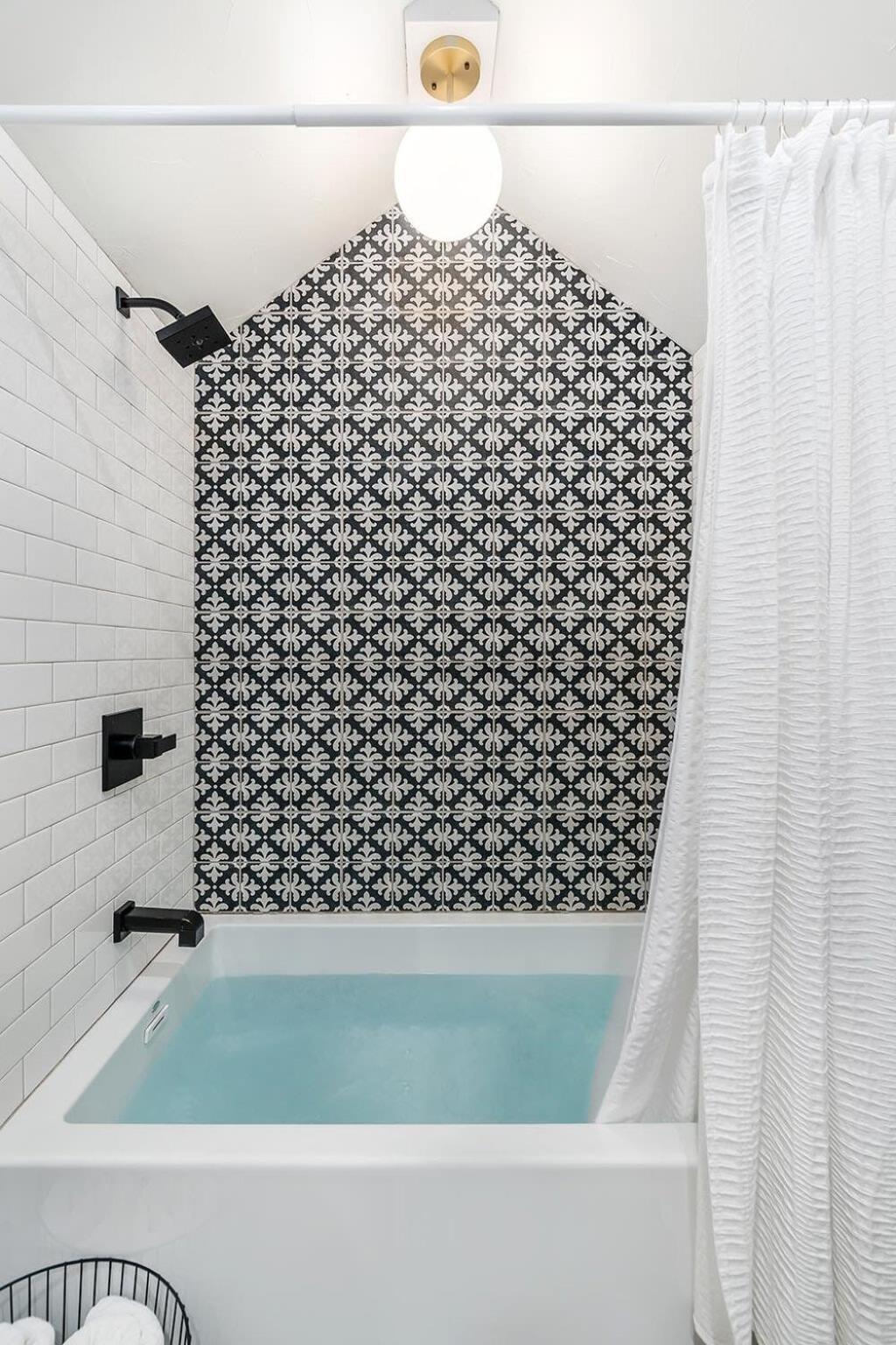 Alley Kat Guesthouse With Private Hot Tub Fredericksburg Exterior photo
